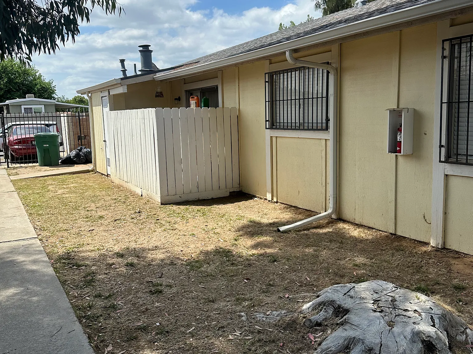 2 bed, 850 sqft, $1,400 — Photo 1