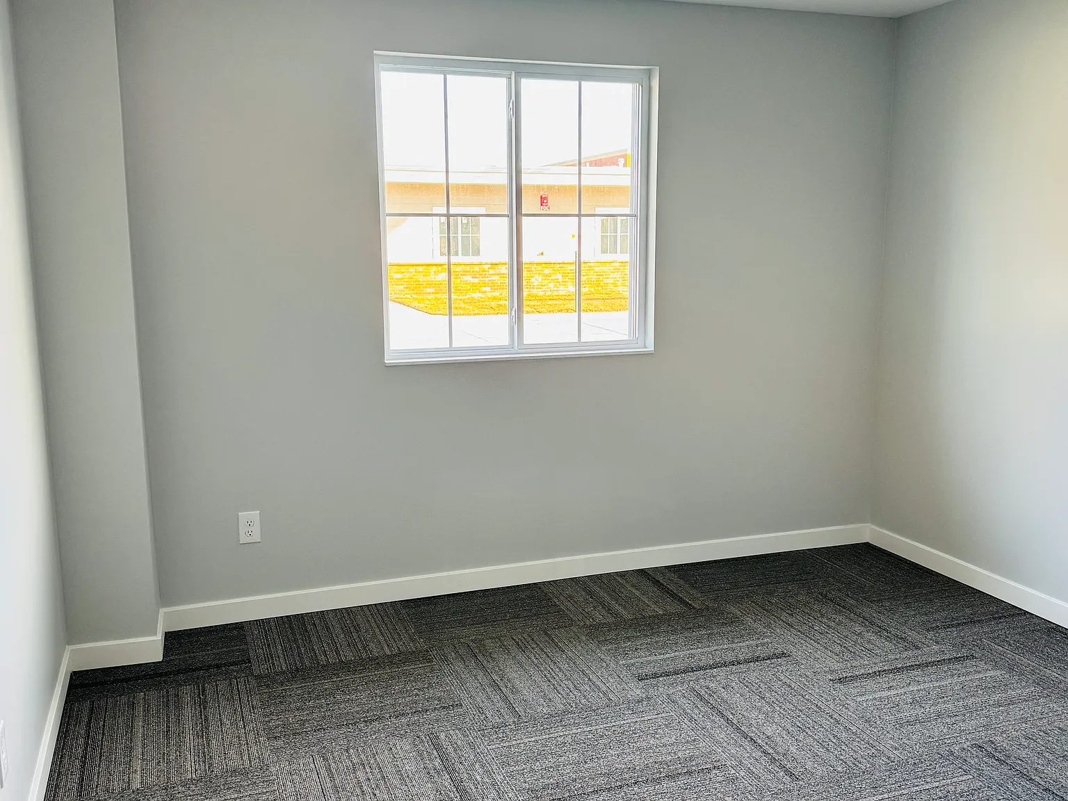 2 bed, 1.5 bath, 1050 sqft, $1,595 — Photo 3