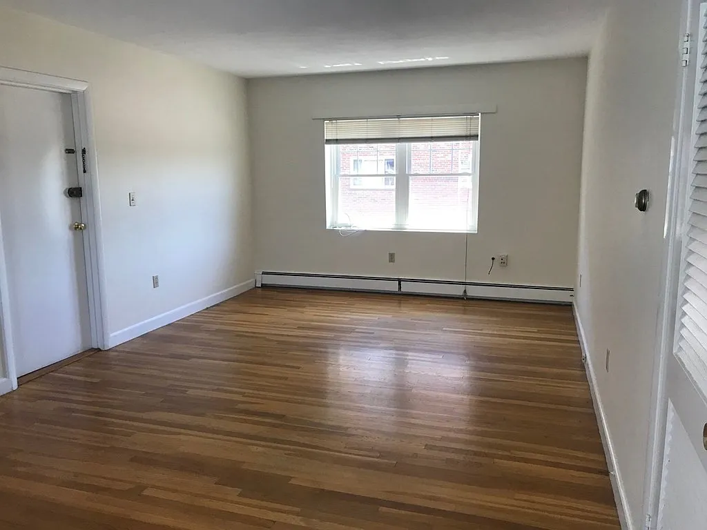1 bed, 650 sqft, $2,300 — Photo 2