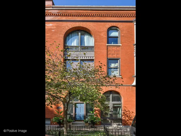 852 W Wisconsin St #A, Chicago, IL 60614