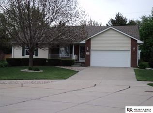 9102 Apple Ct, La Vista, NE 68128