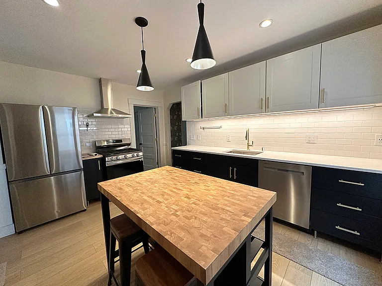 1427 Williamson St #1 — Photo 1