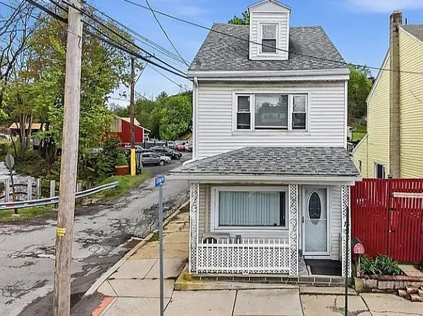 18 S Lehigh St, Tamaqua, PA 18252