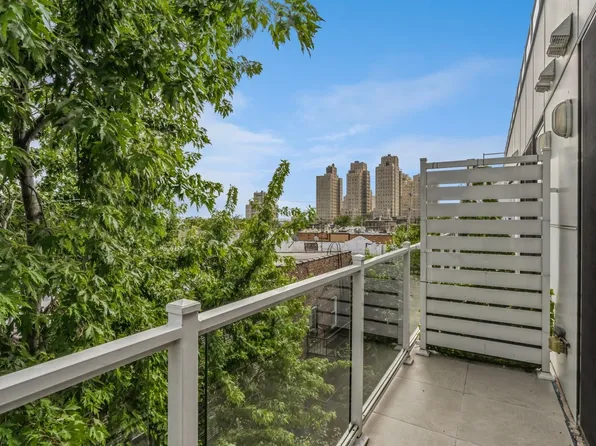 28-26 Vroom Street image 21 of 30