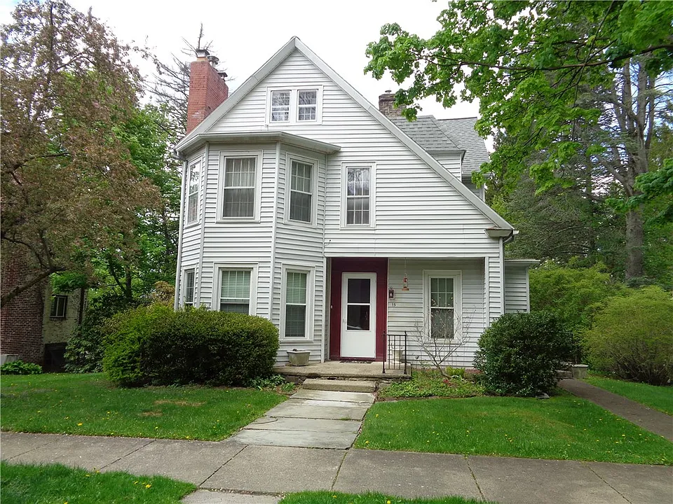 17 E 5th St