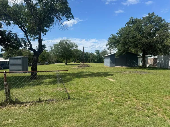 670 Beaver St., Tow, TX 78672