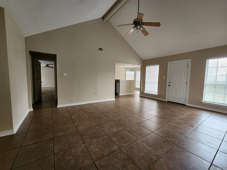 10099 Bald Eagle Dr — Photo 2