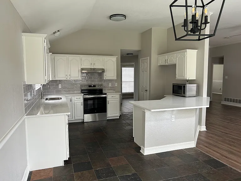 3903 Seville Ln — Photo 13
