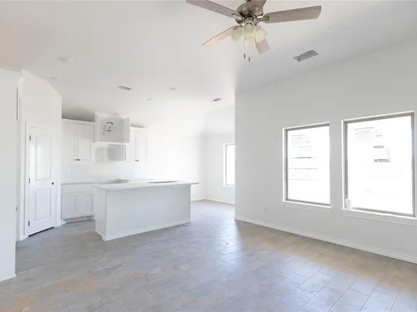 12324 SW 32nd St, Yukon, OK 73099