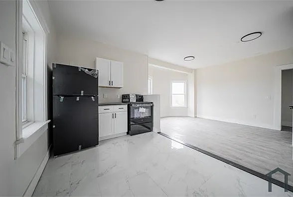3 bed, 970 sqft, $1,600 — Photo 4