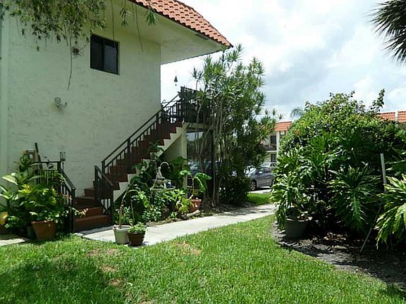 5th image of 16471 Blatt Blvd APT 201