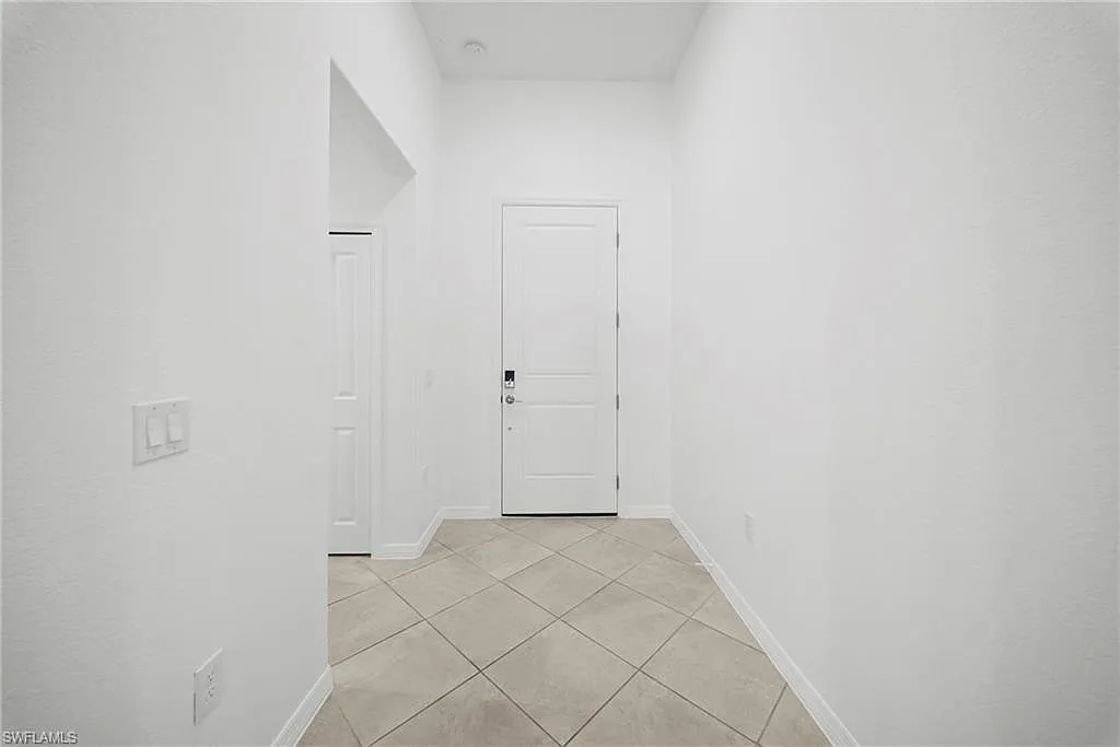 4 bed, 3.0 bath, 2032 sqft, $2,300 — Photo 3