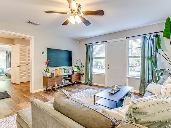 5th image of 314 Sprucewood