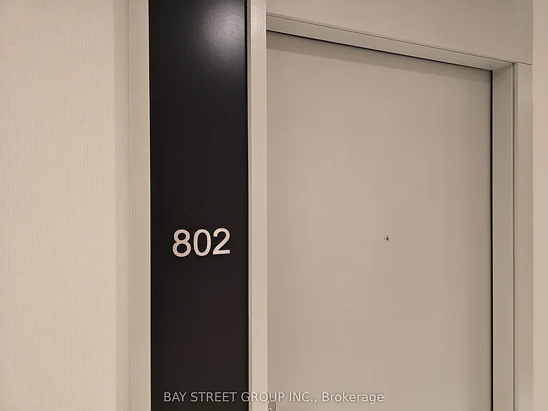 400 King St W #802 — Photo 2