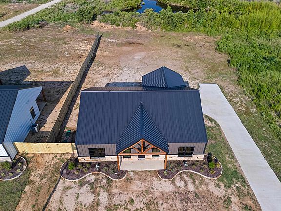 2nd image of 625 County Road 310