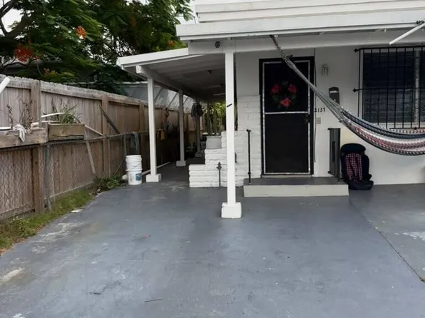 2137 NW 1st Ter, Miami, FL 33125