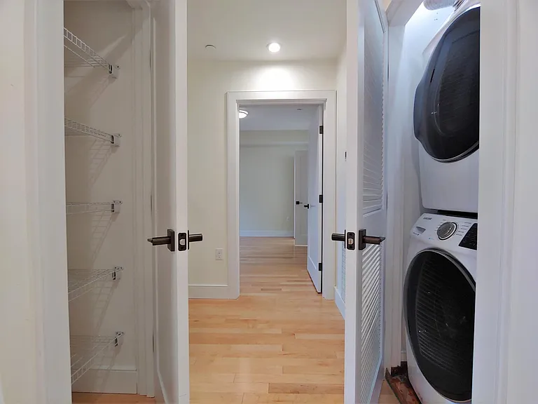 2489 Washington St #2C — Photo 24