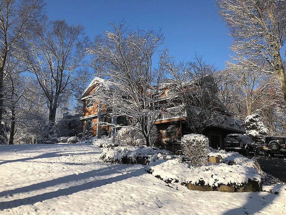 2nd image of 7 Red Maple Ln
