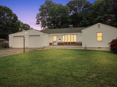 14 Dann Dr, Stamford, CT, 06905