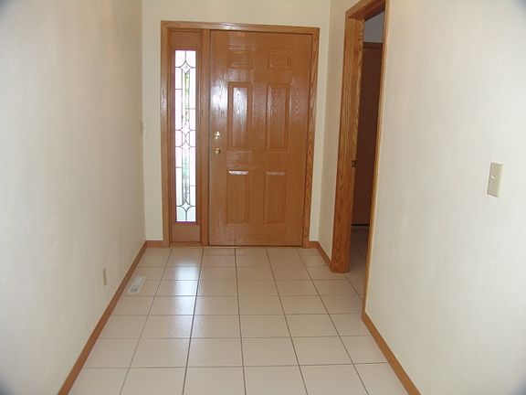 3rd image of 1156 N Crest Dr