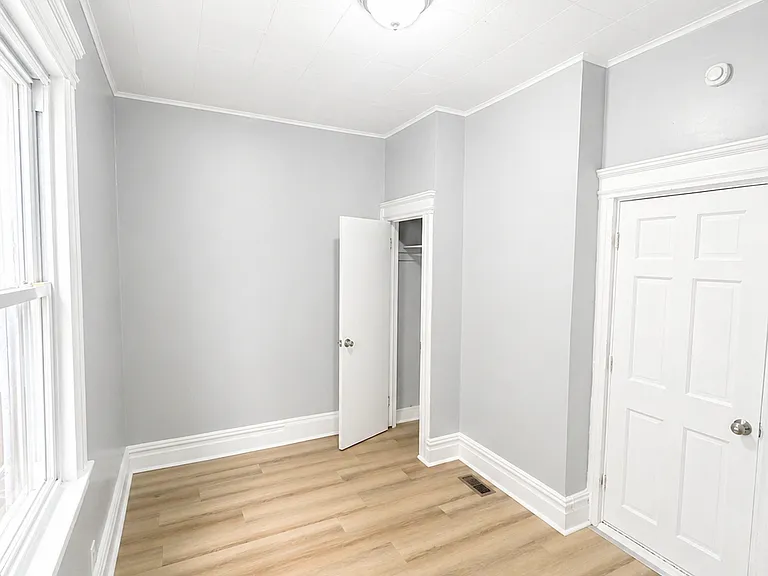 369 S 19th St #1 — Photo 7