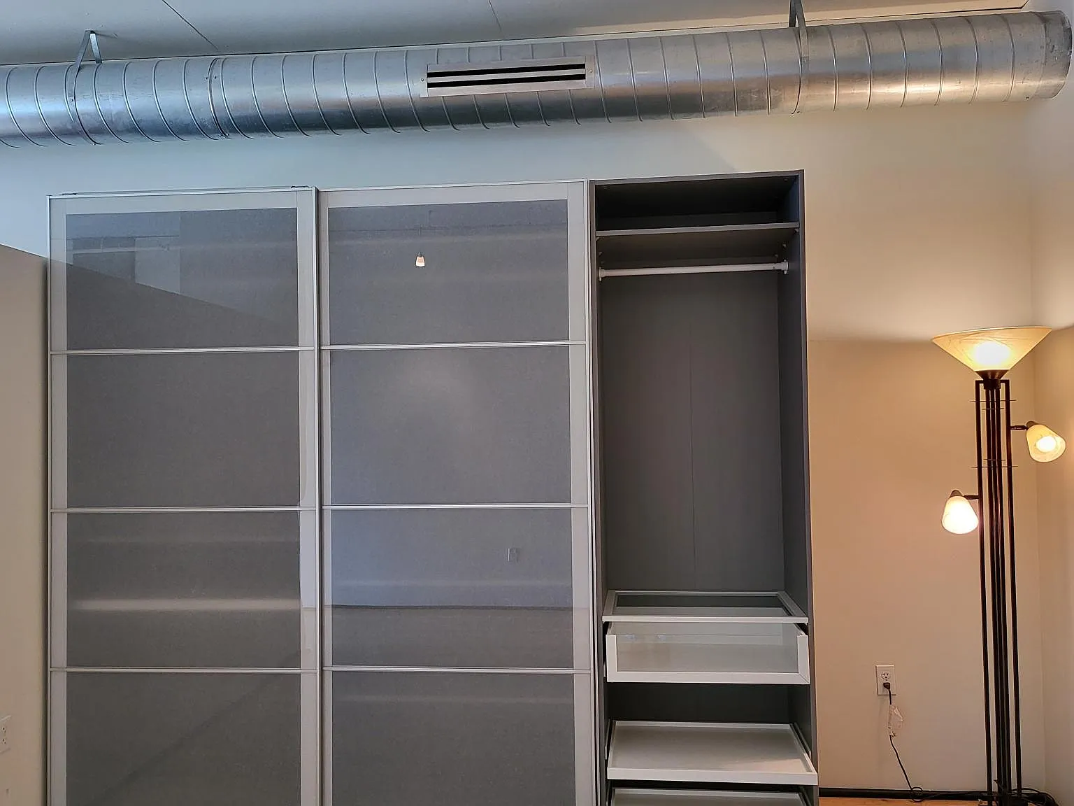 1 bed, 944 sqft, $2,415 — Photo 4