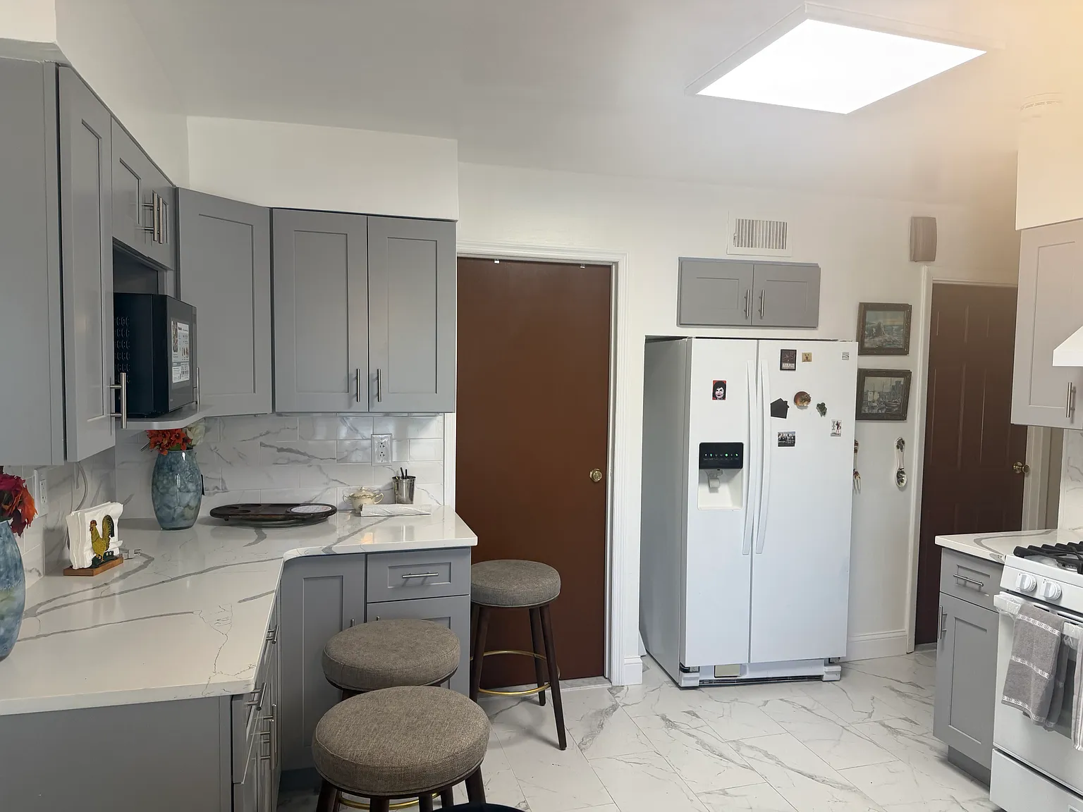 4 bed, $1,500 — Photo 2