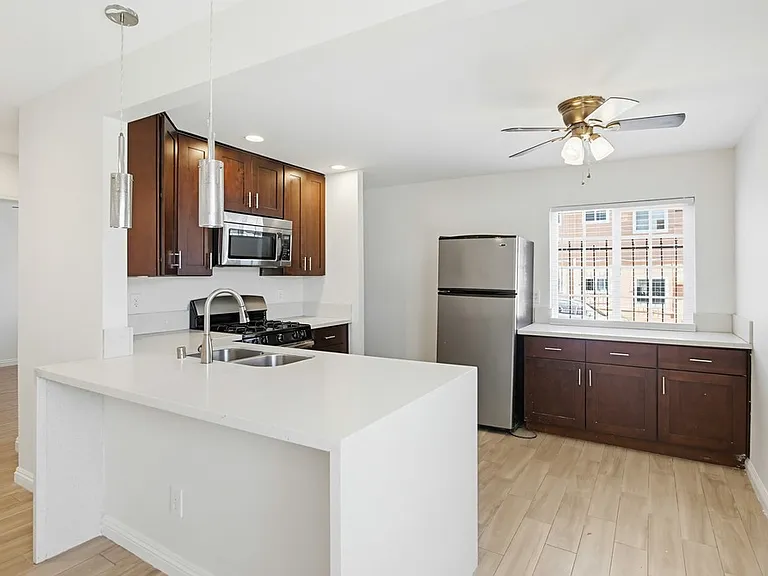 4253 1/2 Altadena Ave #1/2 — Photo 7