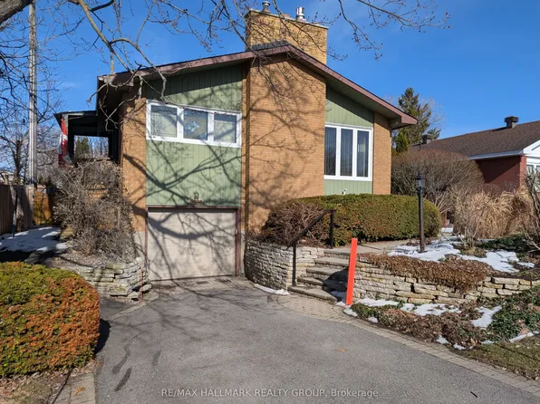 2279 Harding Rd, Ottawa, ON K1G 3B6