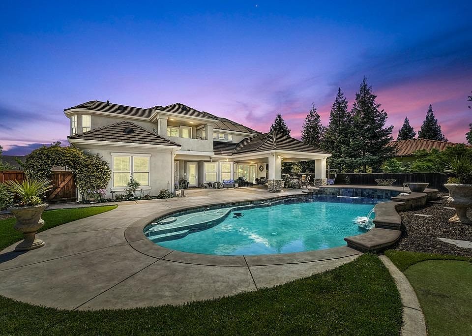 2nd image of 8973 Creekstone Cir