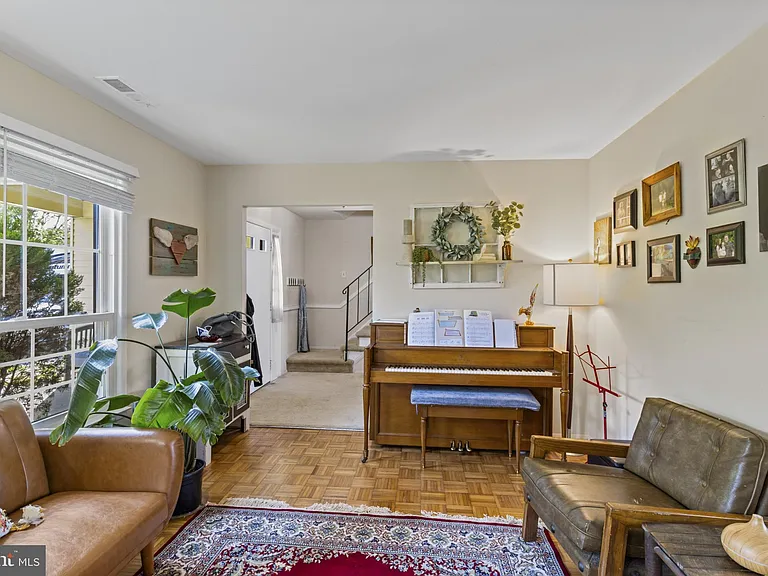 1435 Crofton Pkwy — Photo 5