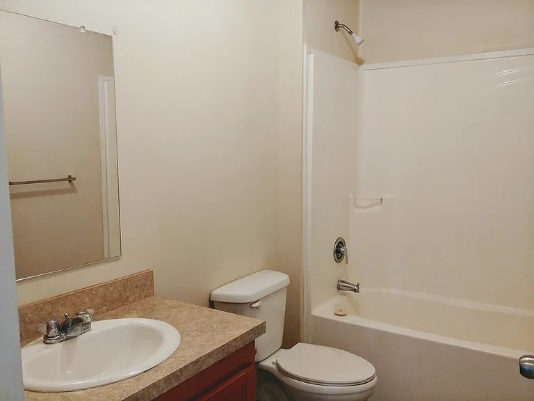 3951 Bentwood Cir W — Photo 37