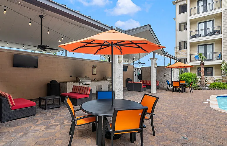 The Residences at Pearland Town Center Apartments — Photo 49