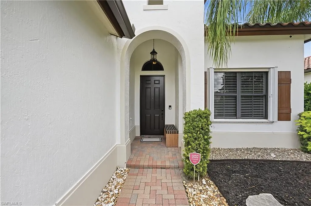 3 bed, 2.5 bath, 1929 sqft, $3,500 — Photo 3