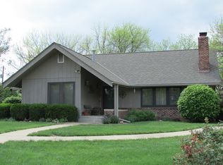 5736 SW 45th St, Topeka, KS 66610