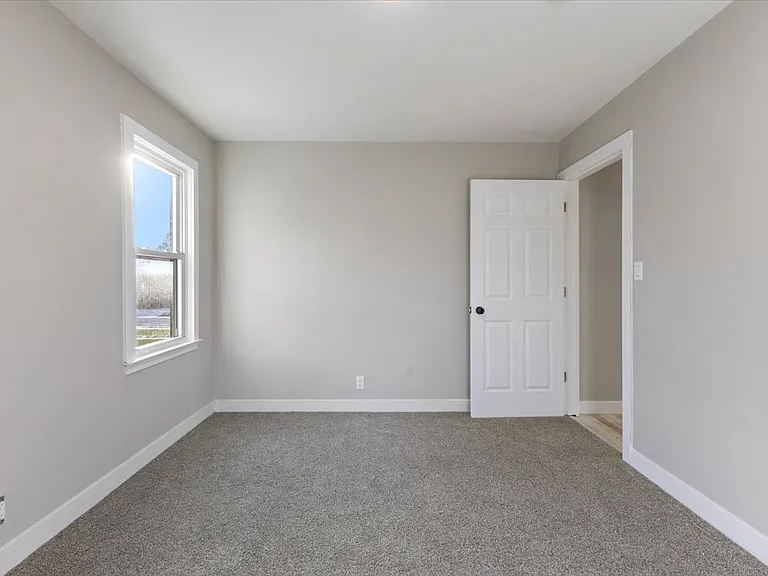 407 E Hayes Ave — Photo 13