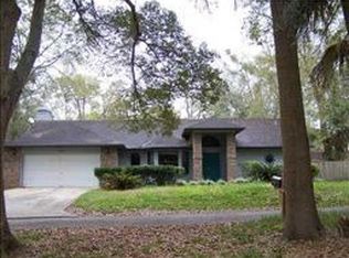 7524 Oak Brook Dr, Zephyrhills, FL 33540