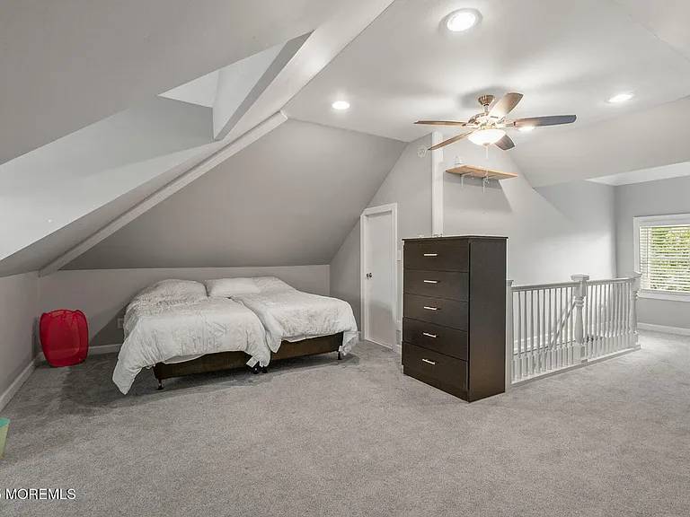 496 W Park Ave — Photo 23