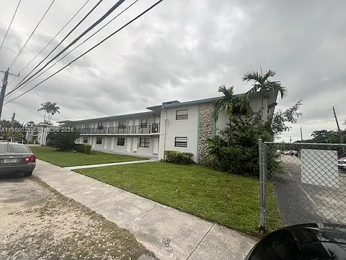 6780 SW 44th St #16 Photo 1