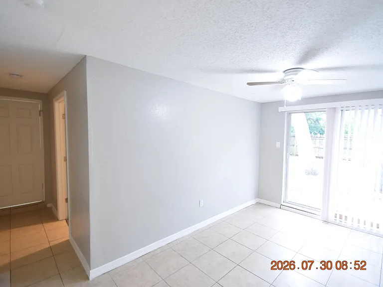 12203 N 9th St — Photo 7