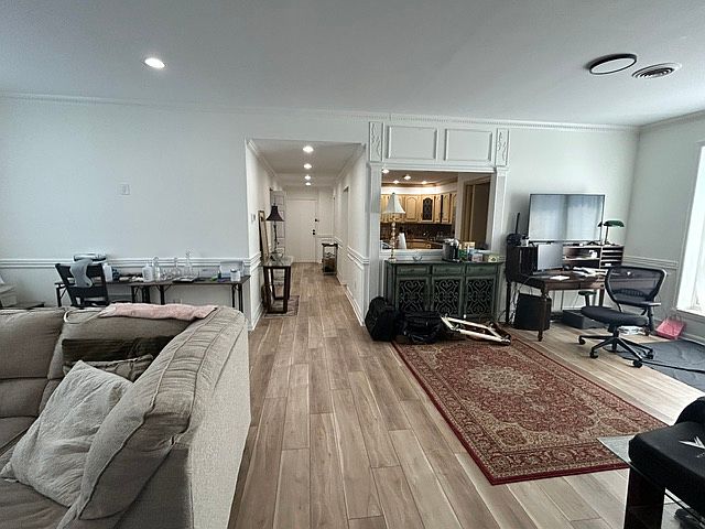 1st image of 800 Bloomfield Ave APT 207