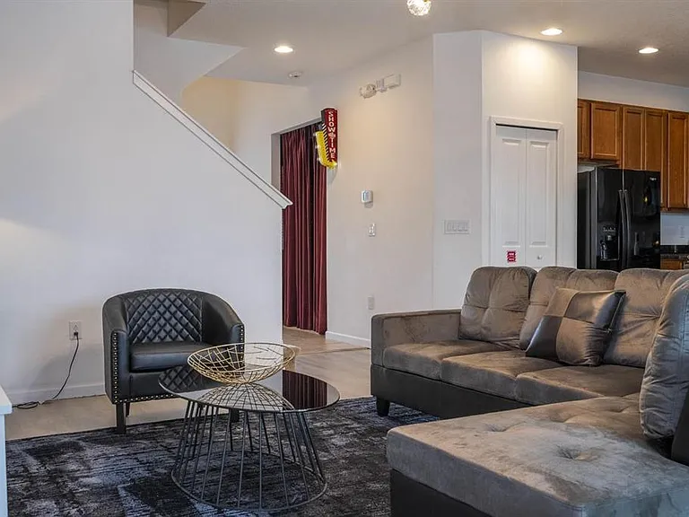 280 Ballo Dr — Photo 14