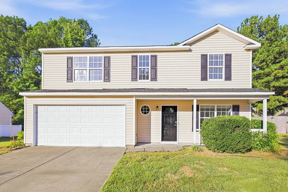 3 bed, 2.5 bath, 1825 sqft, $1,940 — Photo 1