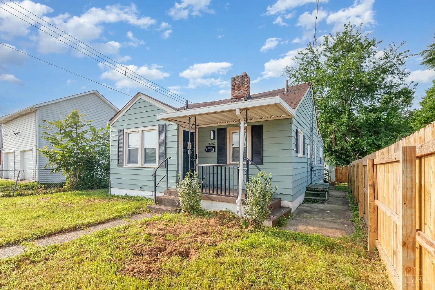 1808 Meadow Ave photo 1