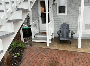 14 Phillips St #1R, North Kingstown, RI 02852