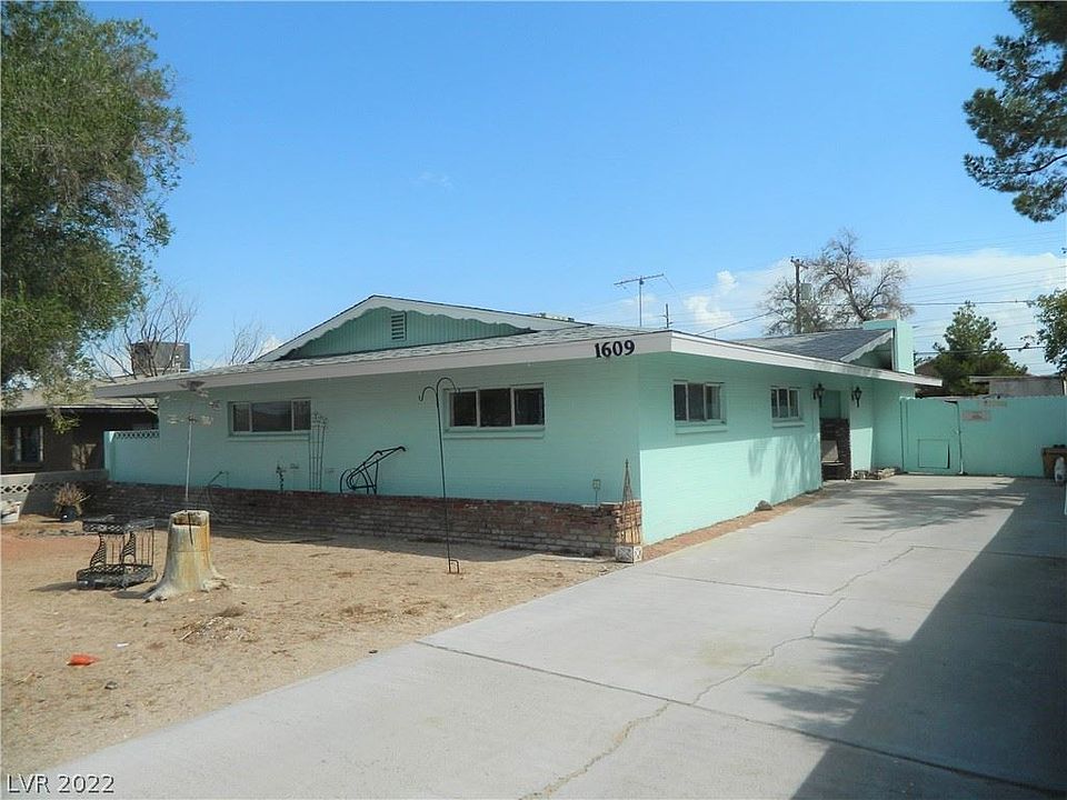 1st image of 1609 E McDonald Ave