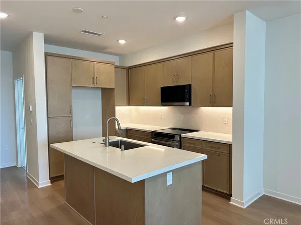 685 S Brea Blvd Unit 104, Brea, CA 92821