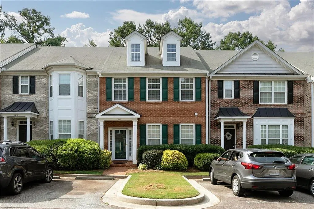 3 bed, 2.5 bath, 1672 sqft, $2,250 — Photo 1