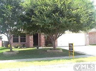 2139 Van Zandt Dr, Grand Prairie, TX 75052