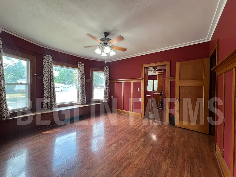 222 SW Logan St — Photo 3